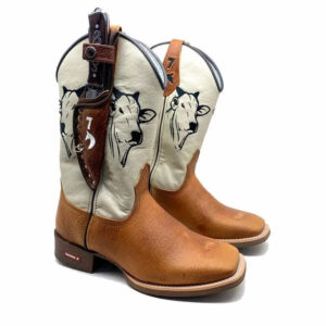 BotaFaca Boi Nelore
                                    - Couro Cano Napa Flay Bege | Couro Gaspea Fóssil Havana | Bordado Preto