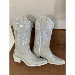 BOTA TEXANA - COURO OFF WHITE BORDADO FLORÊNCIA E GIRASSOL