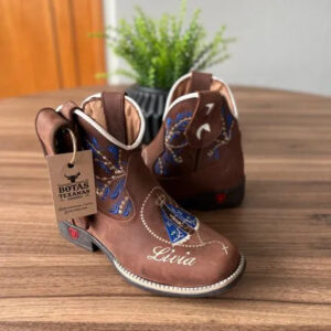 Botina Isabel Infantil com kit canivete - Couro Horse Nescau/Bordado Ramos Azul e Padroeira