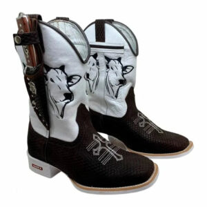 BotaFaca Boi Nelore
                                    - Couro Cano Napa Flay Branco | Couro Gáspea Nobuck Chocolate Estilizado em Tilápia | Com Cruz