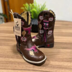 Texana Pietra Infantil - Couro Látego Marrom/Bordado Touro 3D Rosa
