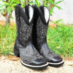 Bota Feminina Brilho Asa Prata