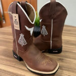 Texana Lucca - Couro Horse Nescau/Bordado Touro Padroeira Branco