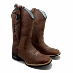 BotaFaca Econômica 
                                    - Couro Crazy Horse Nescau | Bordados Bege