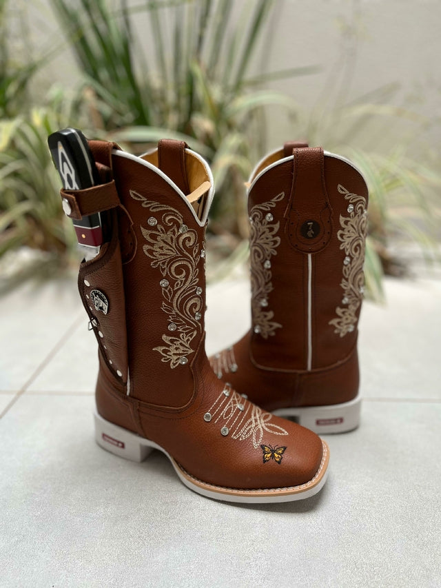 8589c703-6e7e-46b6-9930-d93a8c62ae2b-6ae400569968b04e6317514231870698-640-0