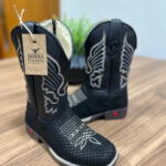 Texana Gael Infantil - Couro Látego e Tilápia Preto/Bordado Asas Bege