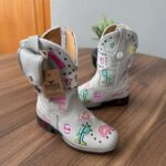 Texana Fabiana Infantil com Kit Canivete - Couro Floatter Branco/Bordado Símbolos