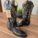 Texana Alice Bico Fino - Couro Látego Preto/Bordado Tribal Bege com Metais