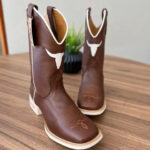 Texana Lucca - Couro Látego Marrom/Bordado Touro Branco