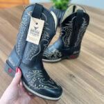 Texana Fernanda Infantil - Couro Látego Preto/Bordado Ramos Bege