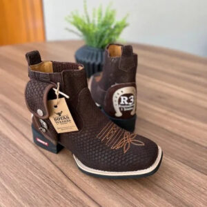 Botina Arthur com Kit Canivete - Couro Tilápia Marrom/Bordado Florão