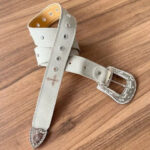 Cinto - Couro Off-White/Bordado Cruz