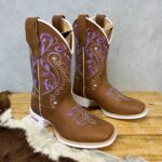 Texana Meia Florência Tradicional - Couro Crazy Horse Havana | Bordados Lilás e Branco