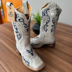 Texana Alice - Couro Off-White/Bordado Tribal Azul Marinho com Padroeira/Metais