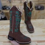 Texana Lustre 2.0 - Couro Crazy Horse Nescau | Bordado Verde e Bege