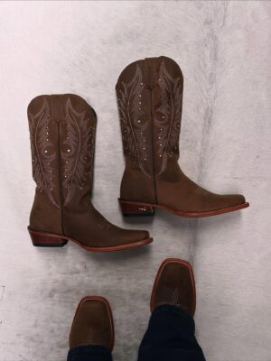 Bota Country Tradicional Estilo Texana Com Saltinho De Couro